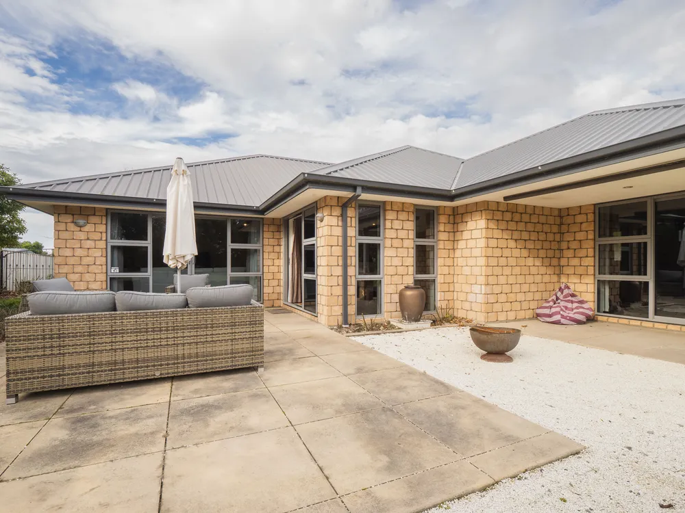 Photos of 62 Rotherham Drive