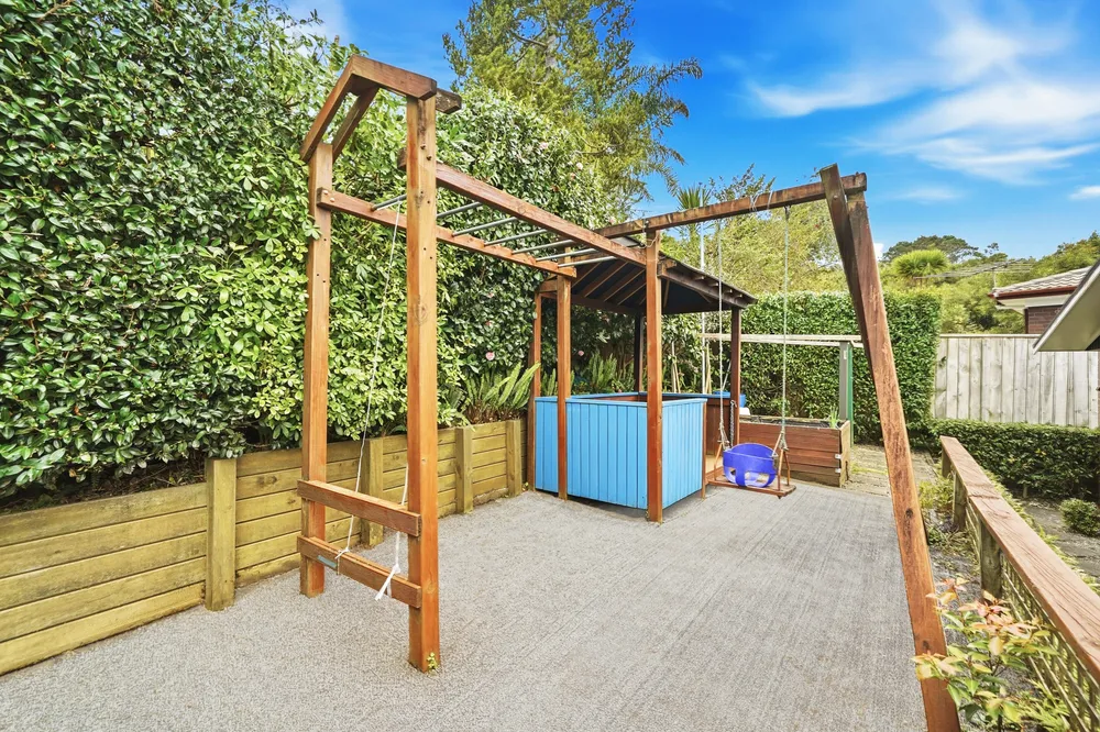 Photos of 10 Montclair Rise