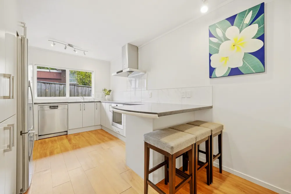 Photos of 10 Montclair Rise