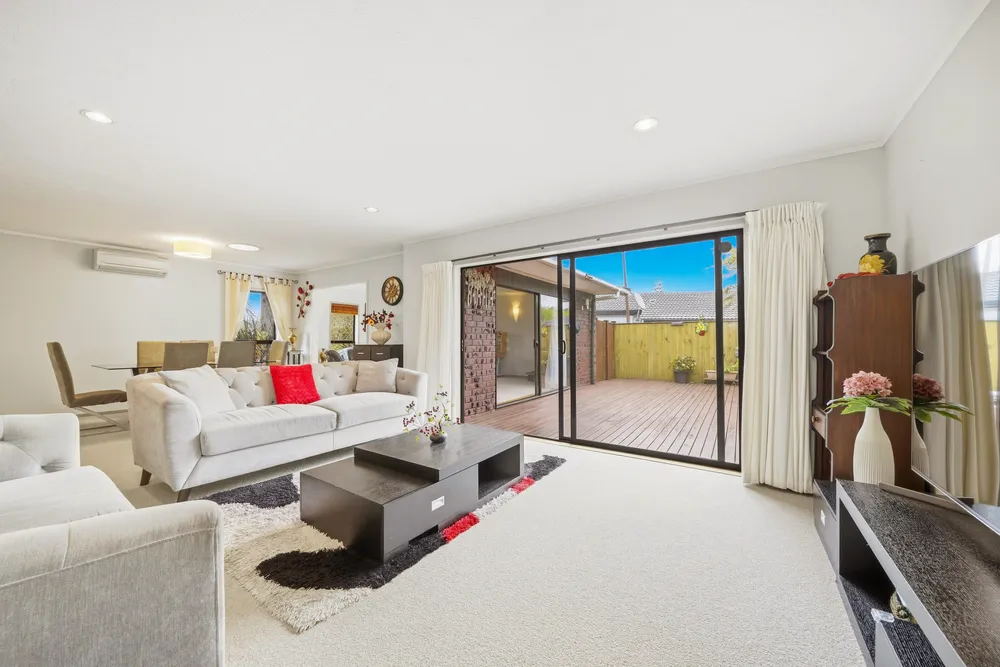 Photos of 10 Montclair Rise