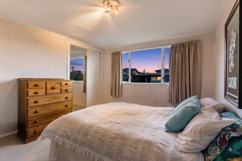 Photos of 469 Beach Road