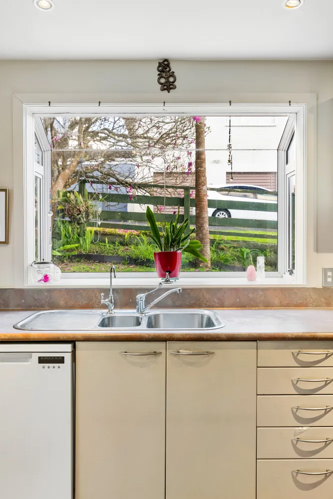 Photos of 469 Beach Road