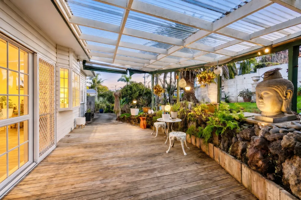 Photos of 469 Beach Road