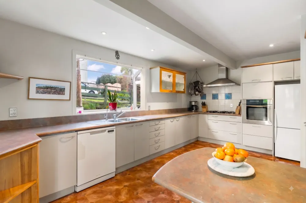 Photos of 469 Beach Road