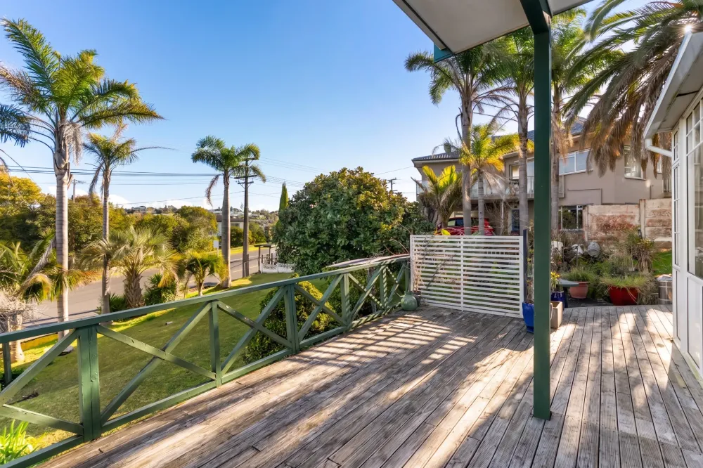 Photos of 469 Beach Road