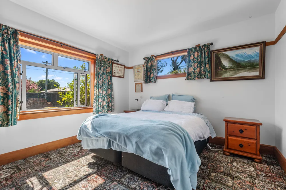 Photos of 6 Hume Street