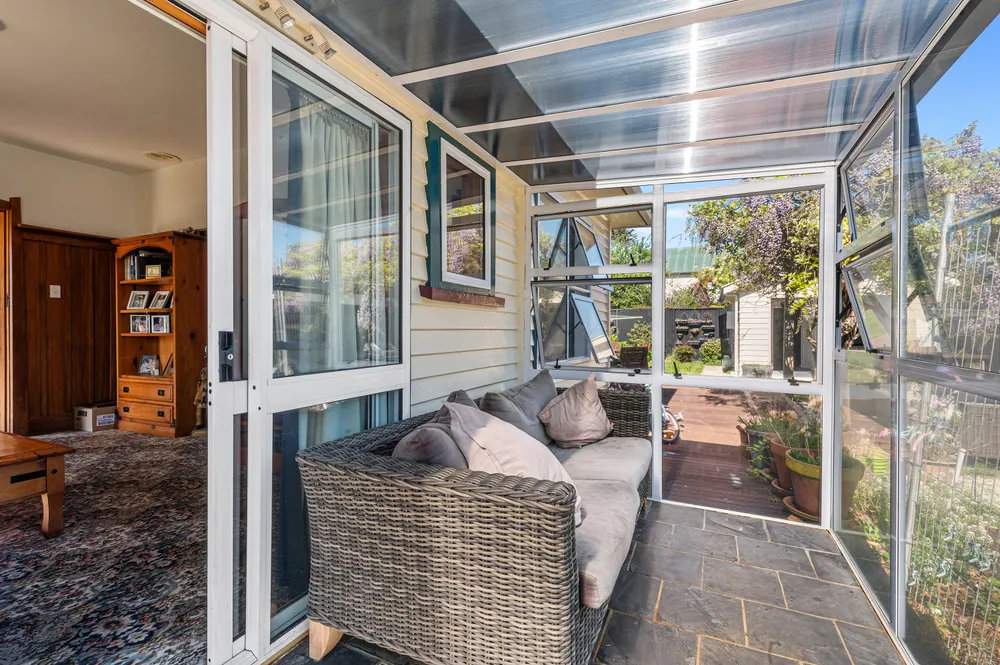 Photos of 6 Hume Street