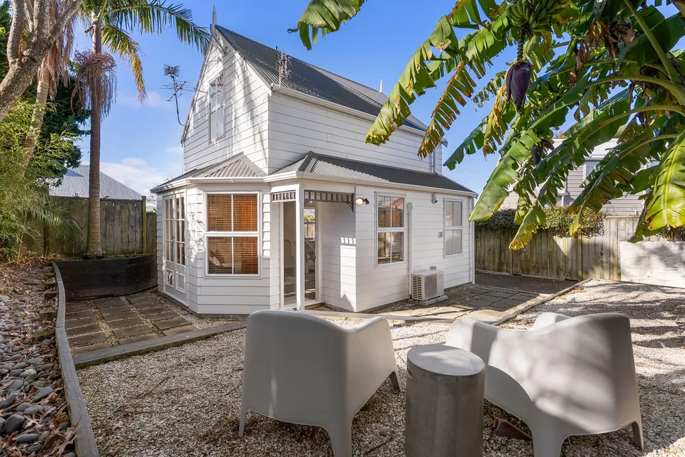 Photos of 26B Cooper Street