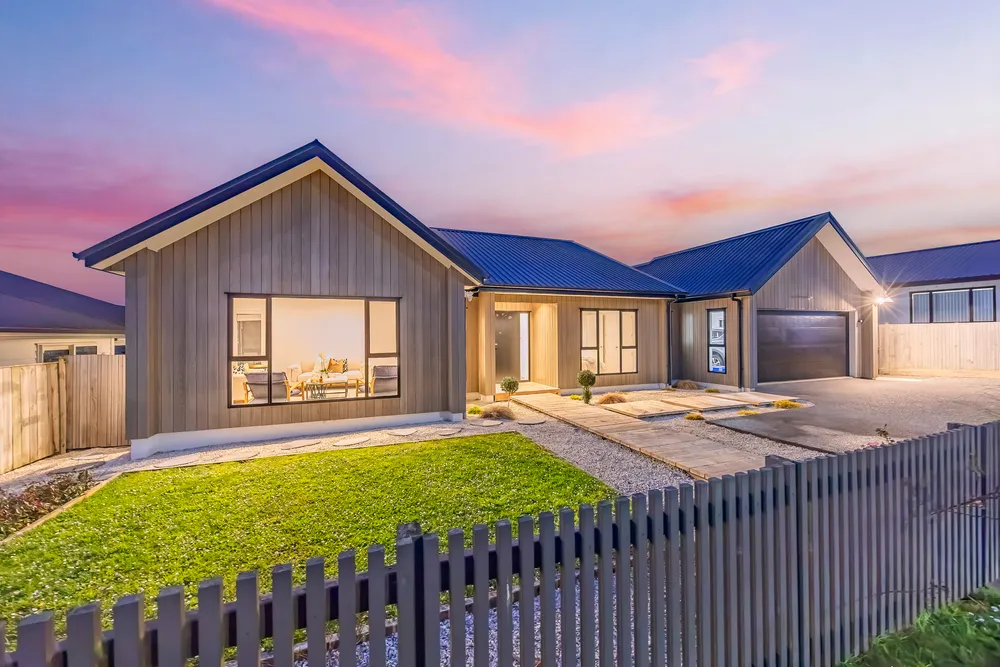 Photos of 130 Wainui Road