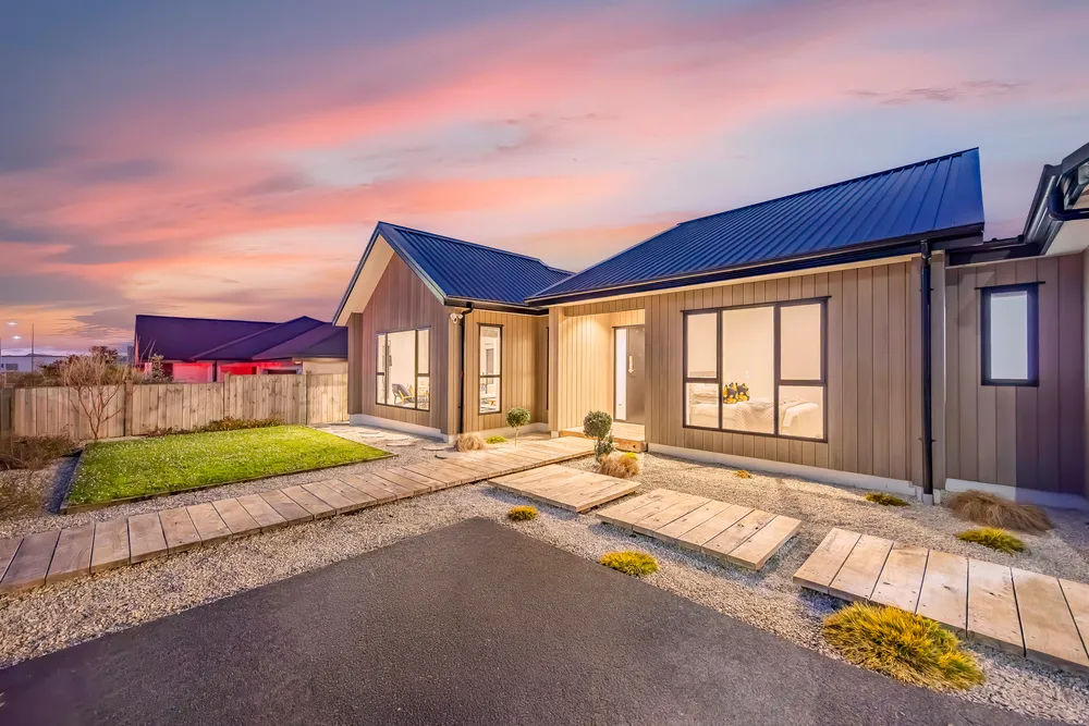 Photos of 130 Wainui Road