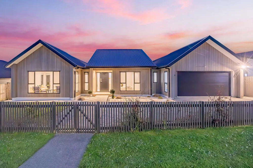 Photos of 130 Wainui Road