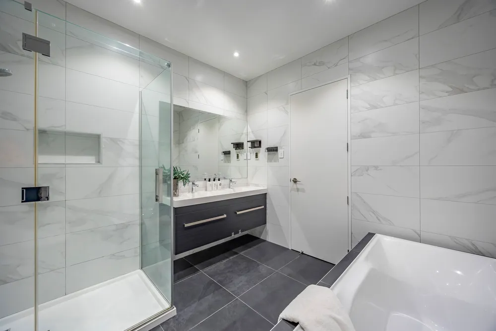 Photos of 130 Wainui Road