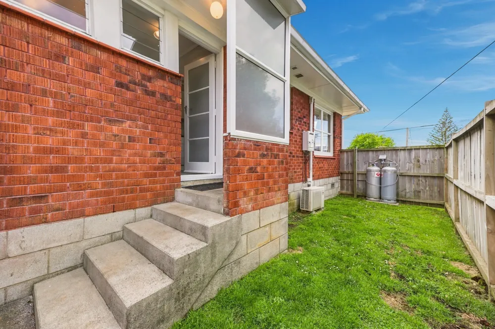 Photos of 1/5 Gordon Avenue
