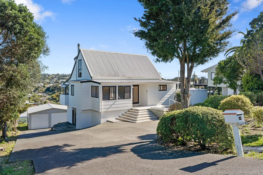 Photos of 15 Huia Street