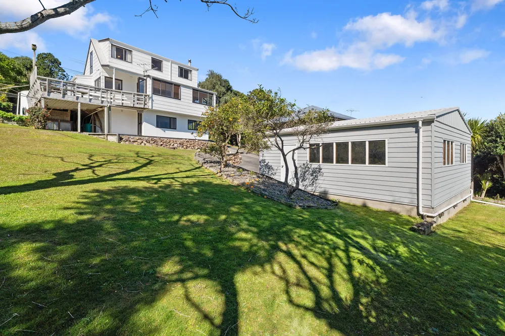 Photos of 15 Huia Street