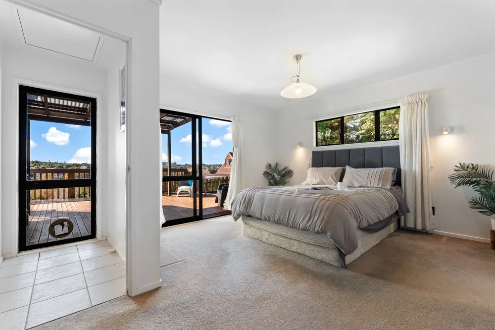 Photos of 10 Camilla Grove