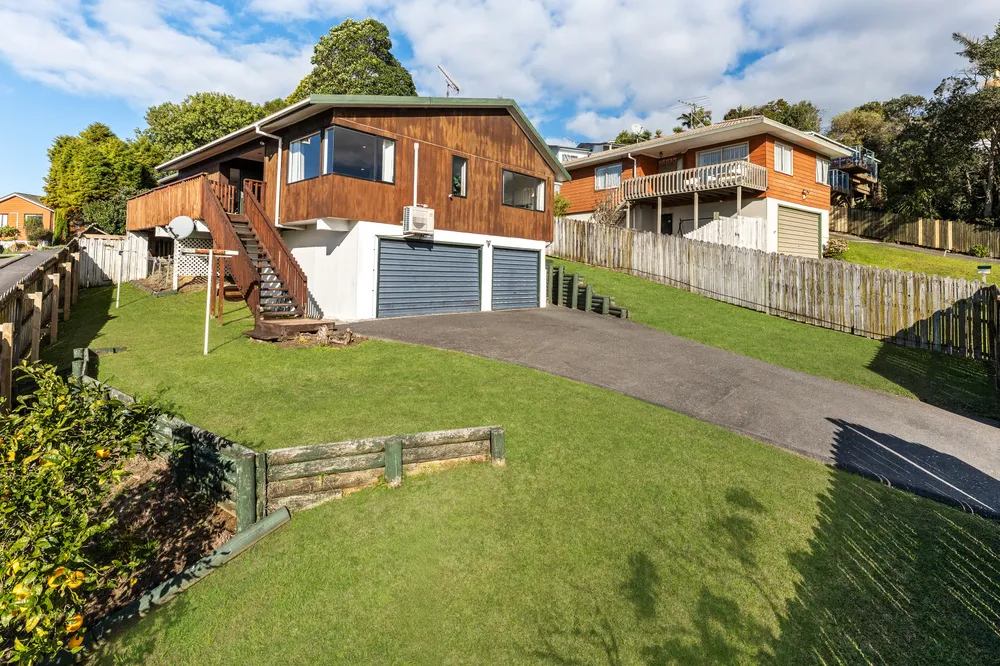 Photos of 10 Camilla Grove
