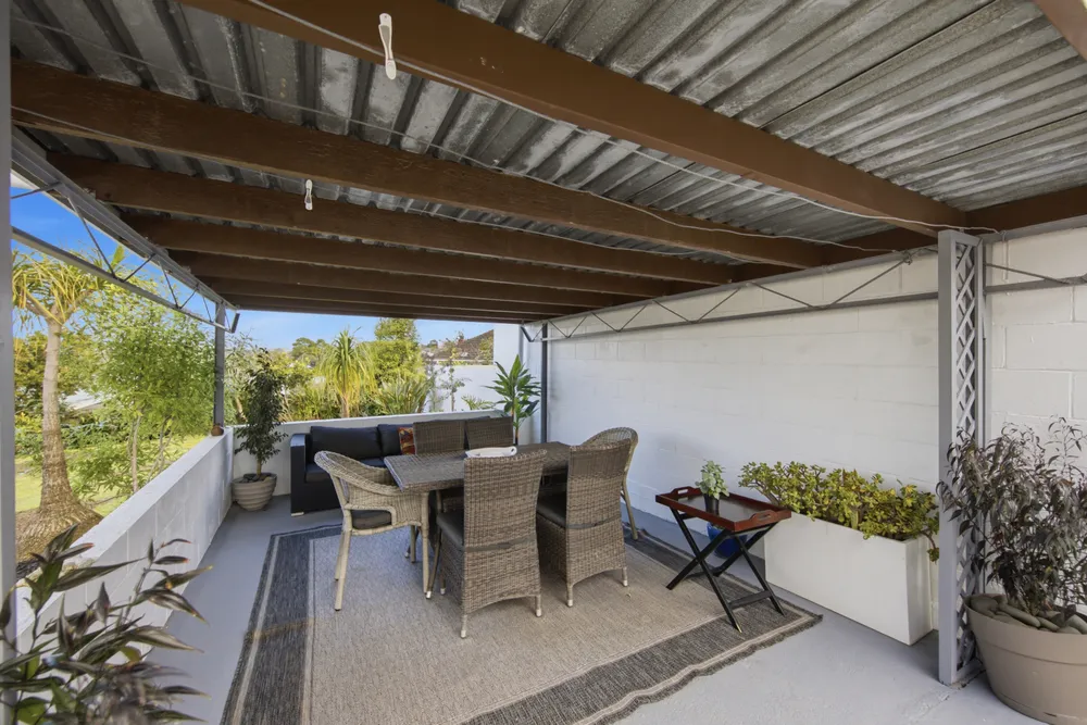 Photos of 27 Hillview Avenue