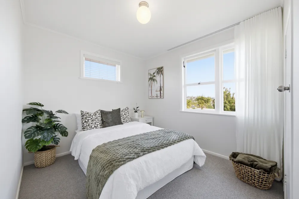 Photos of 27 Hillview Avenue