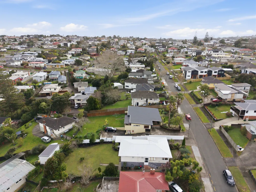 Photos of 27 Hillview Avenue