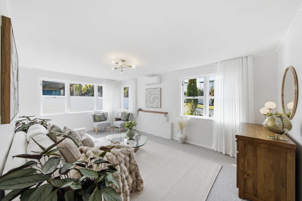 Photos of 27 Hillview Avenue