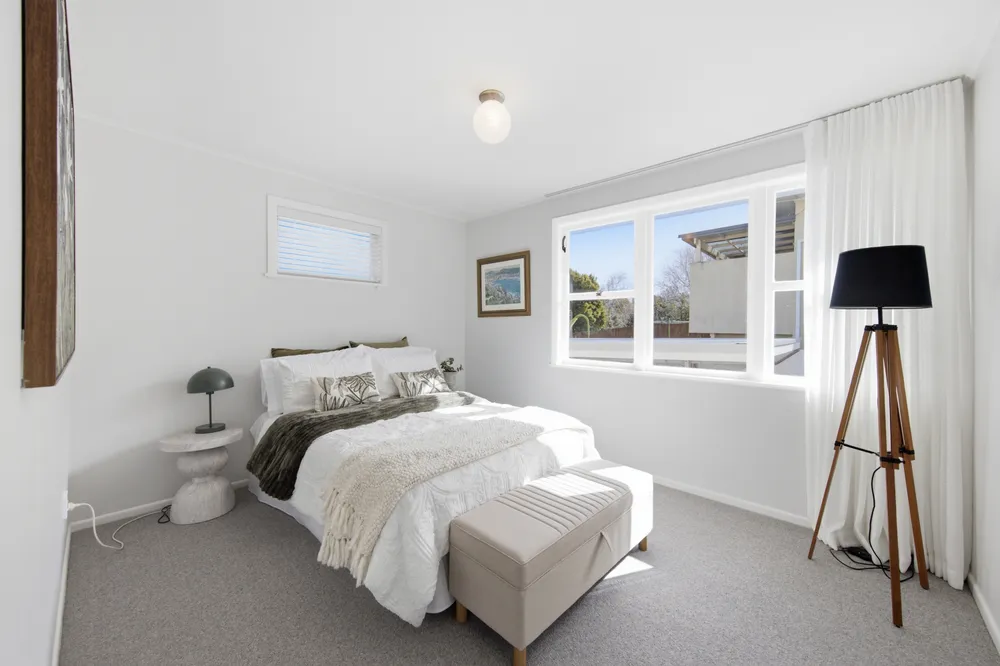 Photos of 27 Hillview Avenue