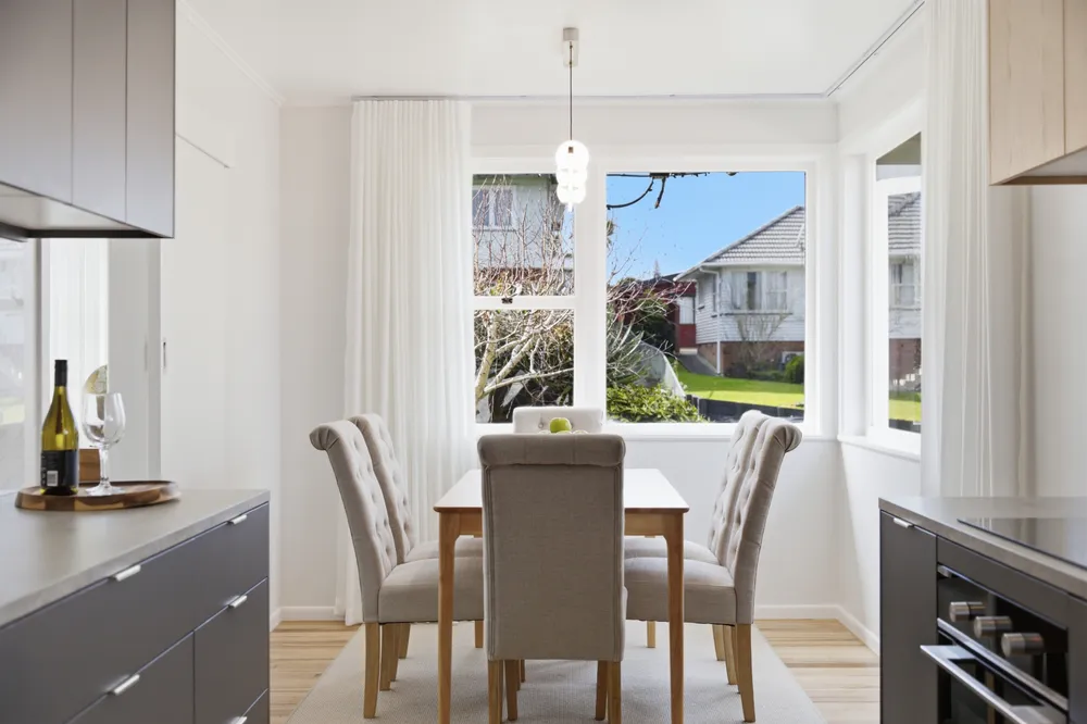 Photos of 27 Hillview Avenue