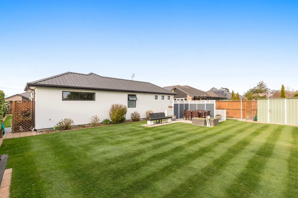 Photos of 37 Little Oaks Drive