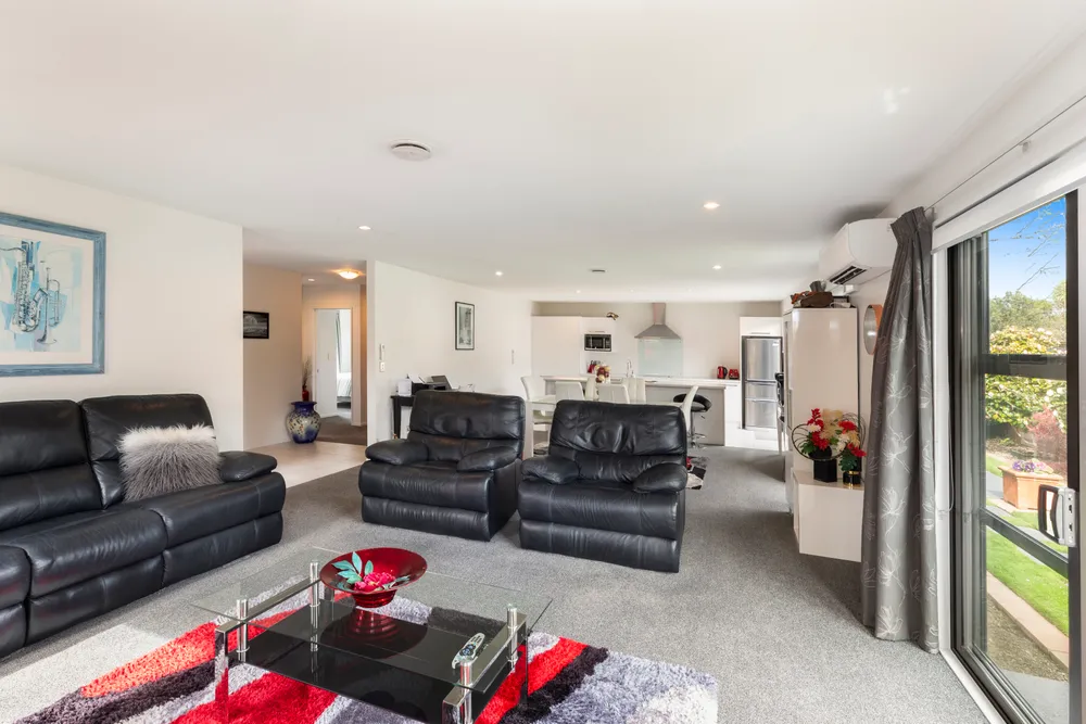 Photos of 37 Little Oaks Drive