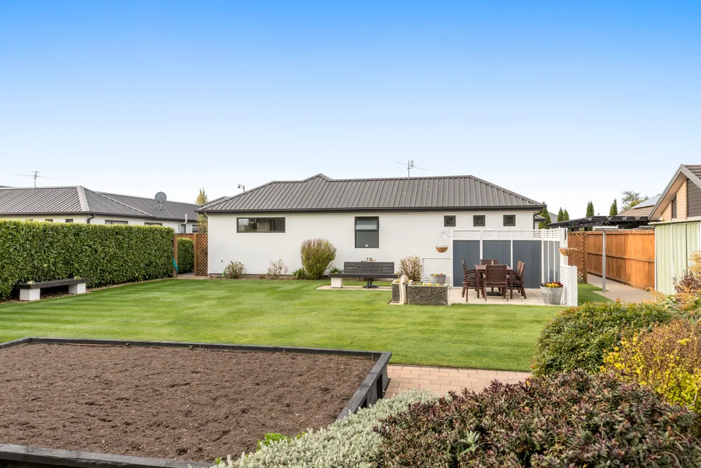 Photos of 37 Little Oaks Drive