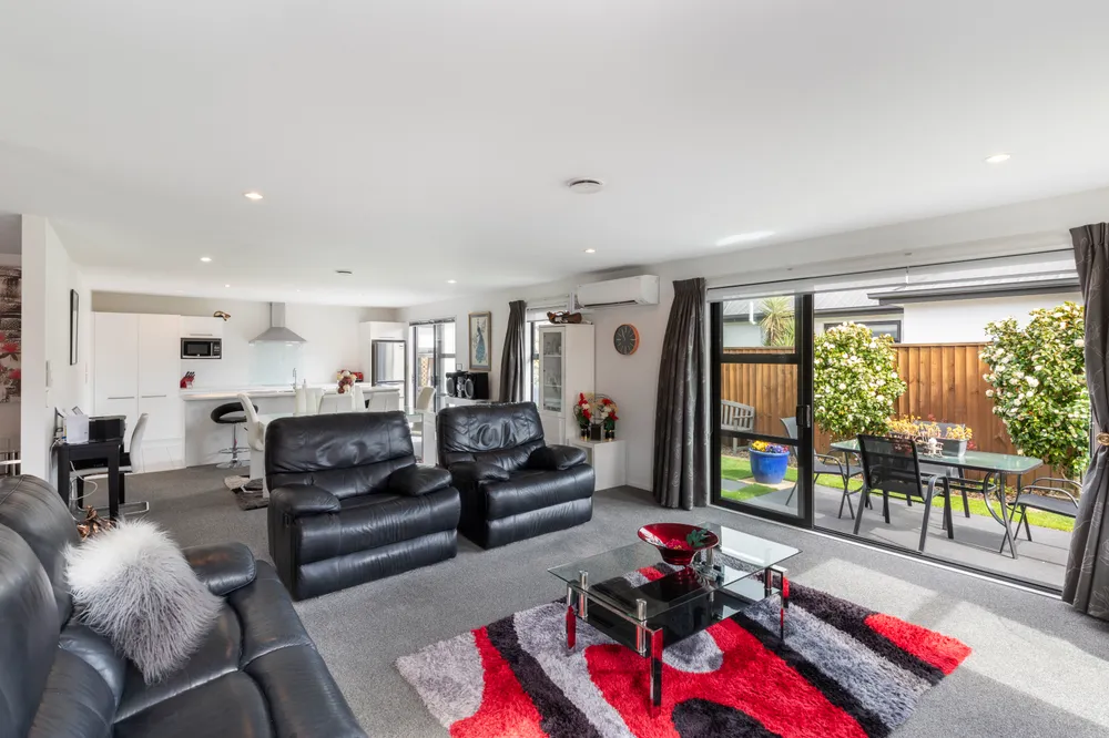 Photos of 37 Little Oaks Drive