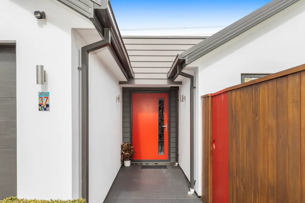 Photos of 37 Little Oaks Drive