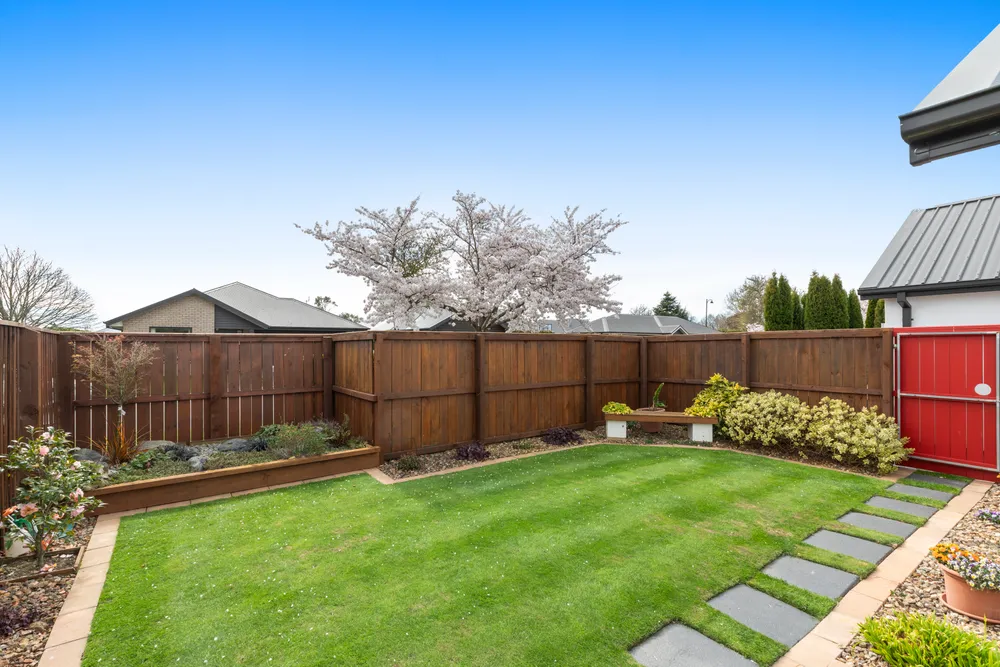 Photos of 37 Little Oaks Drive