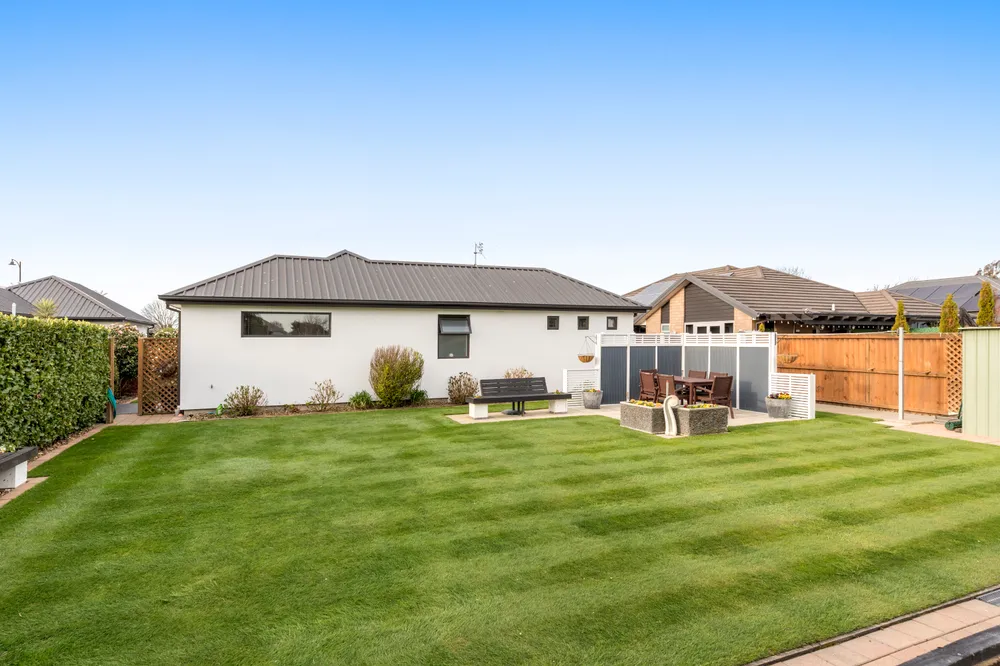 Photos of 37 Little Oaks Drive