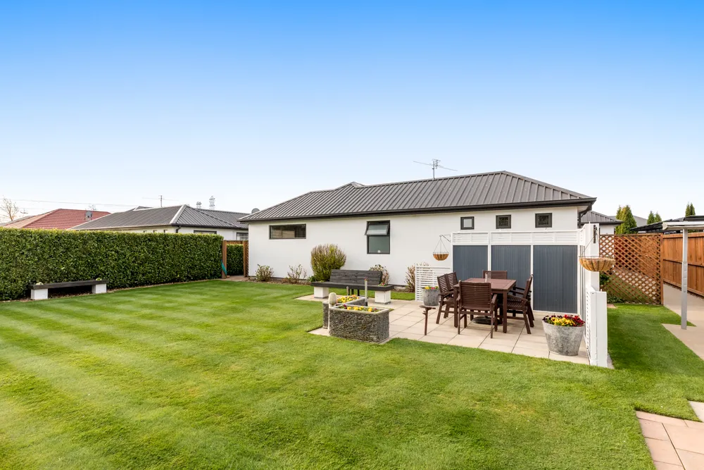 Photos of 37 Little Oaks Drive