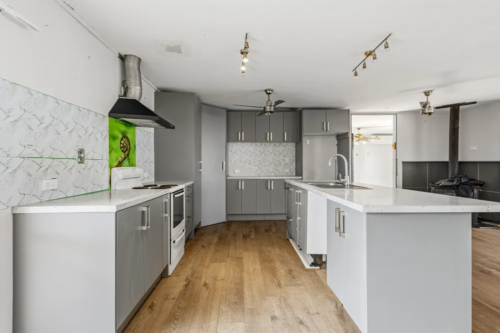 Photos of 48 Pukeroa Place