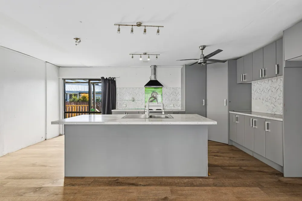 Photos of 48 Pukeroa Place