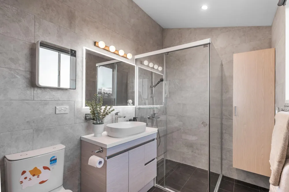 Photos of 3/71 Orakei Road