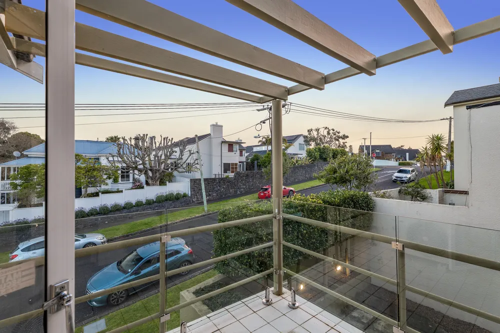 Photos of 3/71 Orakei Road
