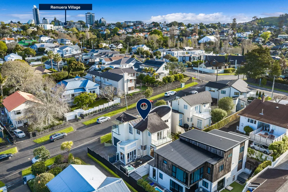 Photos of 3/71 Orakei Road