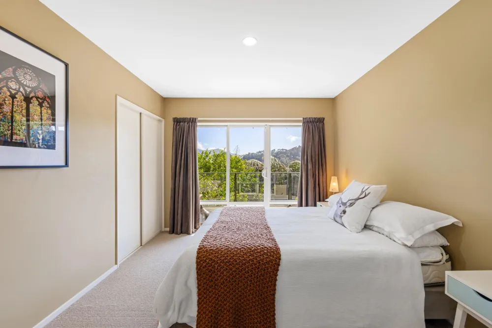 Photos of 1703 Kenepuru Road
