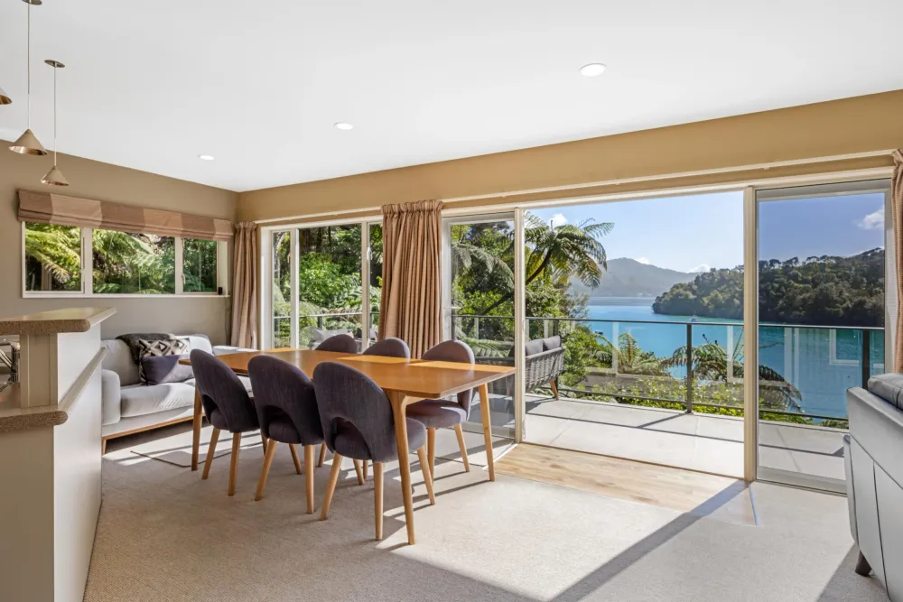 Photos of 1703 Kenepuru Road