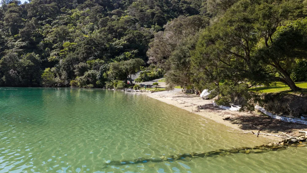 Photos of 1703 Kenepuru Road