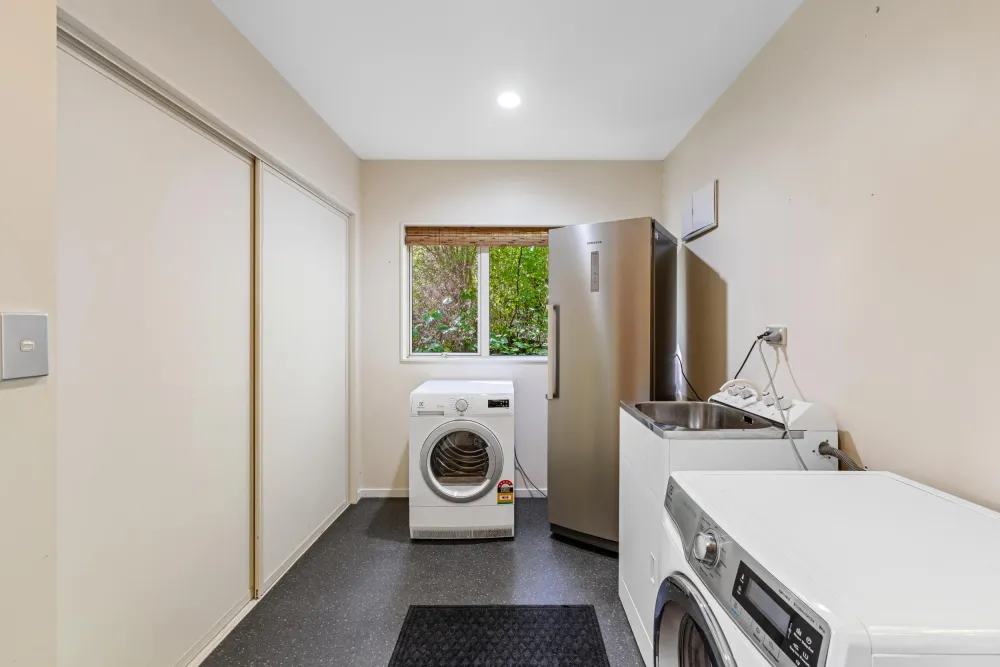 Photos of 1703 Kenepuru Road