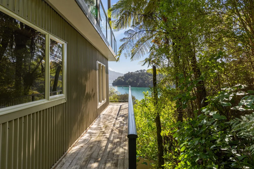Photos of 1703 Kenepuru Road