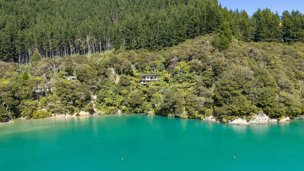 Photos of 1703 Kenepuru Road