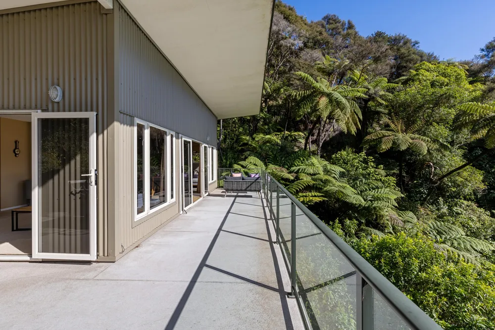 Photos of 1703 Kenepuru Road