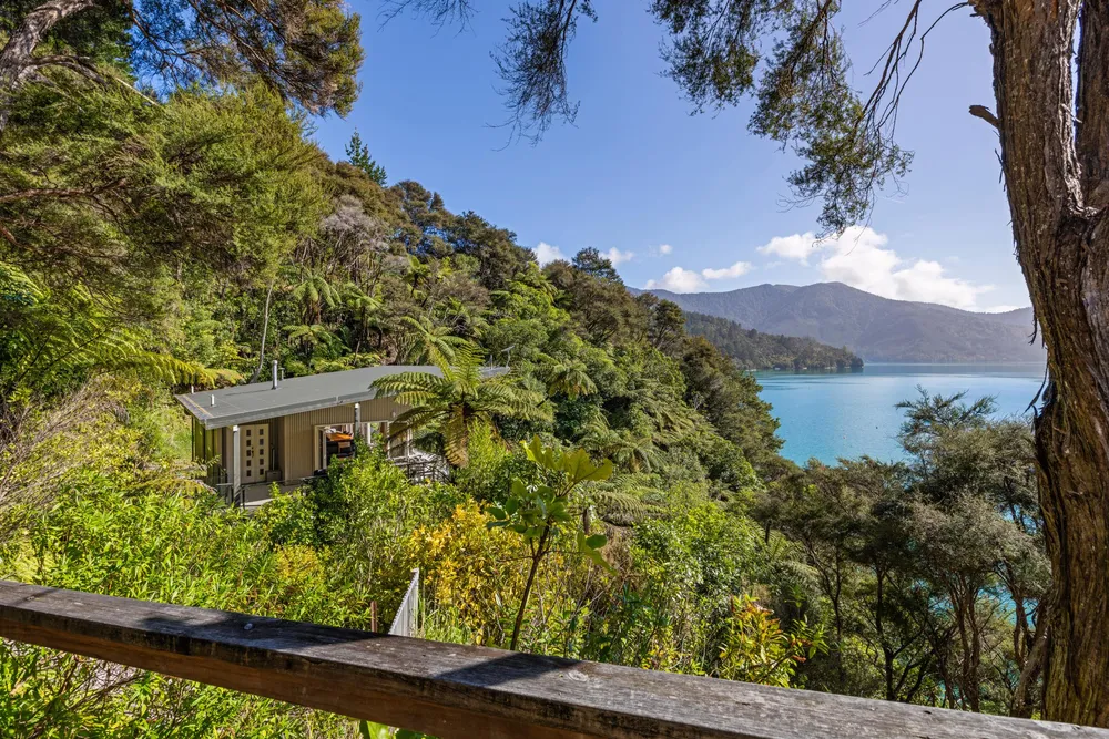 Photos of 1703 Kenepuru Road