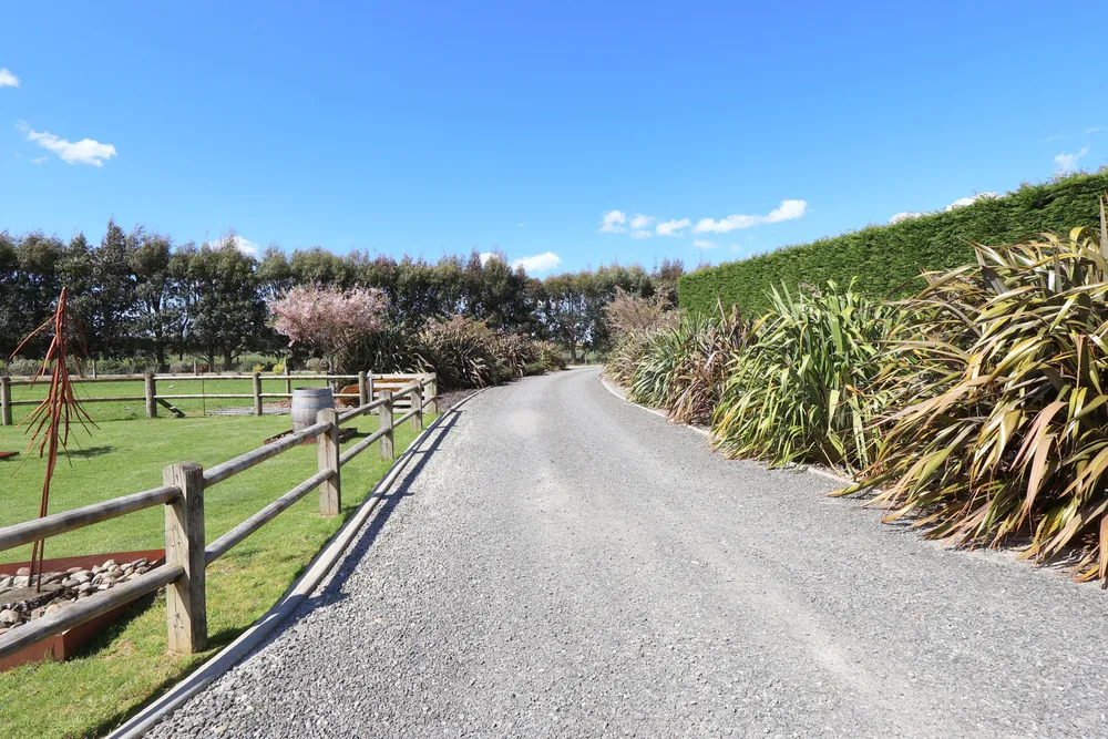 Photos of 225A Pomona Road East