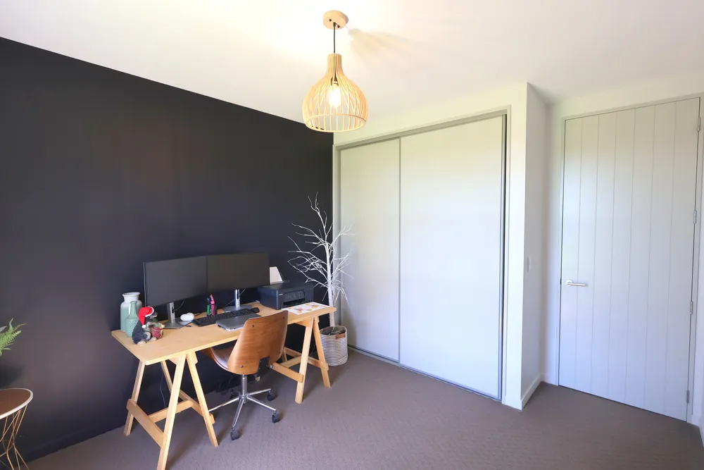 Photos of 225A Pomona Road East